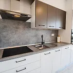 Ive By Belmont Realty شقة