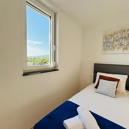 Ive By Belmont Realty * Sveti Petar (Zadar)