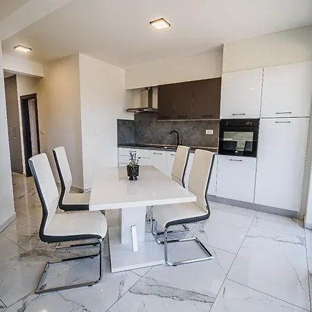Ive By Belmont Realty * Sveti Petar (Zadar)