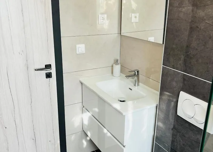 Ive By Belmont Realty * Sveti Petar (Zadar)