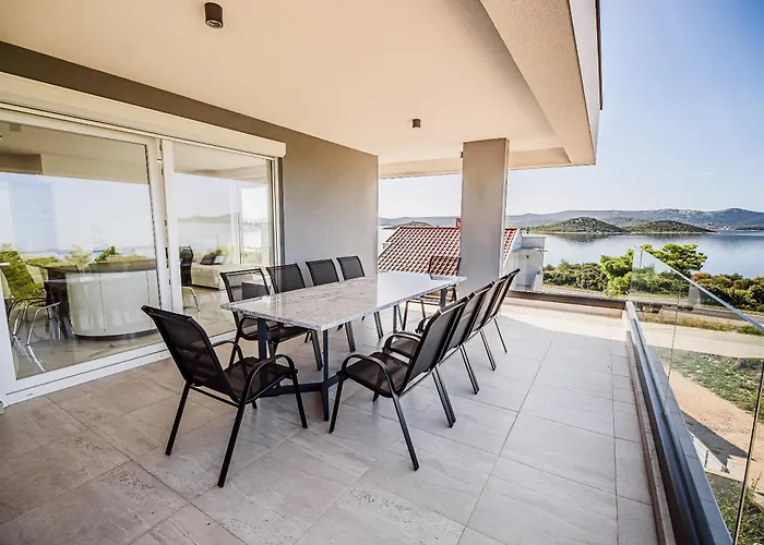 דירה Ive By Belmont Realty