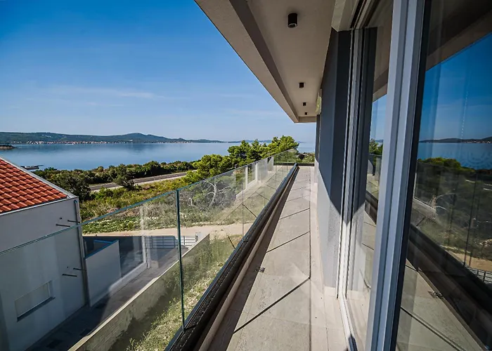 Ive By Belmont Realty Apartment