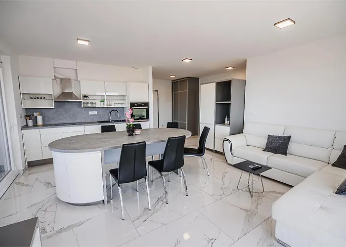 דירה Ive By Belmont Realty