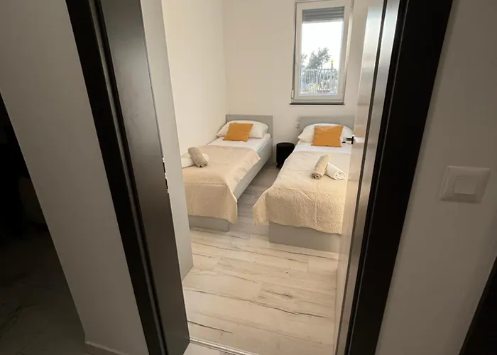 Apartment Ive By Belmont Realty
