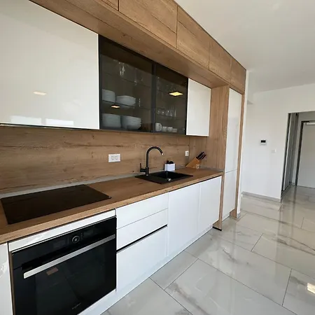 Ive Apartment *