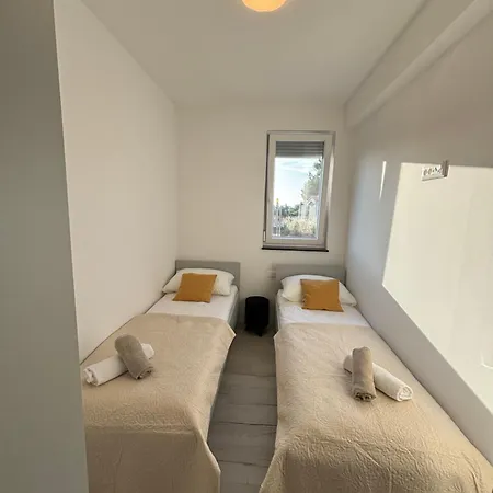 Ive Apartment *