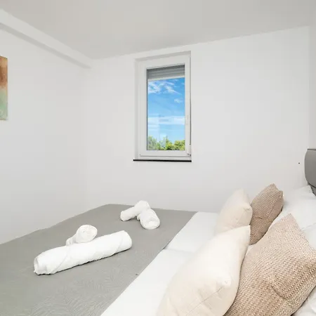 Ive By Belmont Realty Apartment *