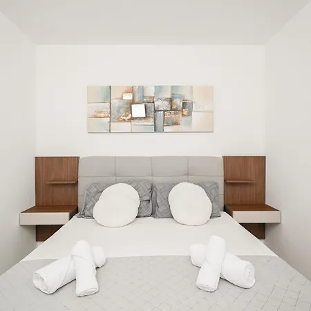 Apartment Ive By Belmont Realty
