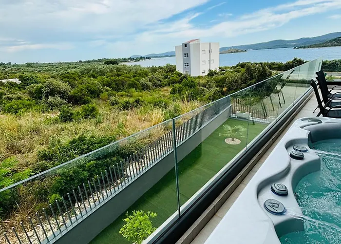 Ive By Belmont Realty * Sveti Petar (Zadar)